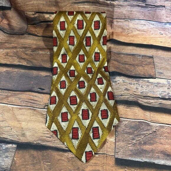 Hugo Boss Neck Tie 100% Silk Geometric Gold & Red Maid In Italy Diamond Check - Picture 5 of 6